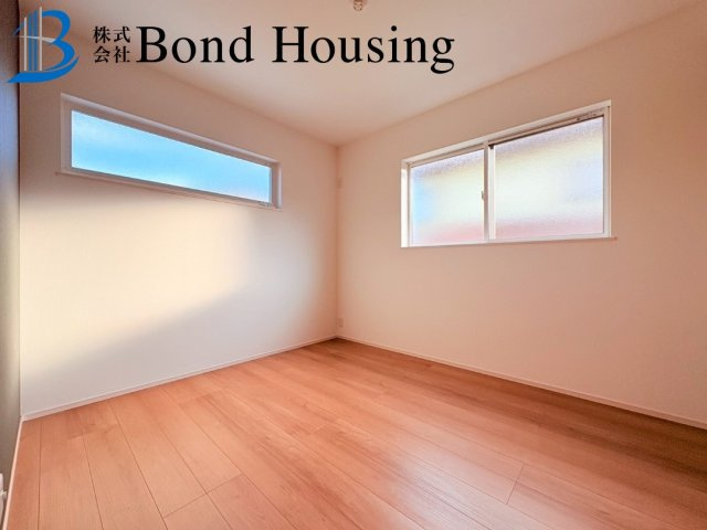 「お車3台駐車可」「敷地60坪以上」秋葉台2期 1棟の洋室