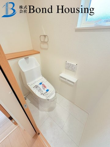 「お車3台駐車可」「敷地60坪以上」秋葉台2期 1棟のトイレ