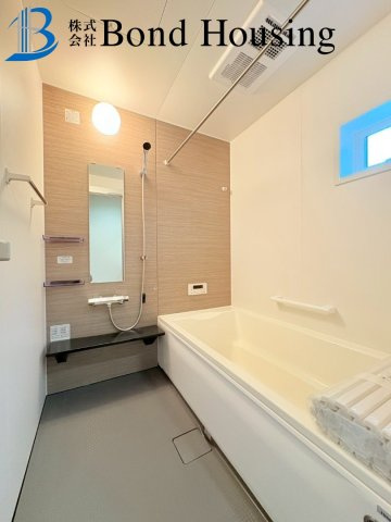 「お車3台駐車可」「敷地60坪以上」秋葉台2期 1棟の浴室