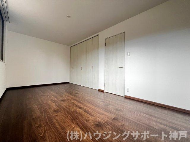 アーバン宮の前の子供部屋