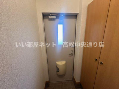 【玄関】 | ロイヤルピジョン