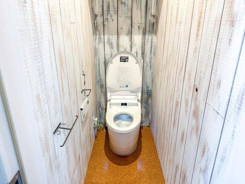 【トイレ】 | 藤沢市長後　中古戸建 | 落ち着いたトイレです