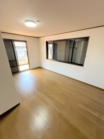 【洋室】 | 仲介手数料無料！常盤小学校に通えるリフォーム済み中古住宅！宇部市西岐波 | ２面採光の明るいお部屋で健やかな毎日