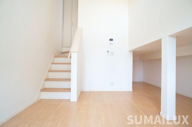 熊本市中央区琴平１丁目のアパートの居間・リビング