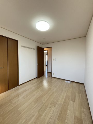 ストークシャルム原田の洋室