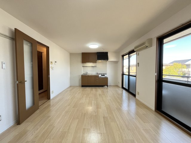 ストークシャルム原田の居間・リビング