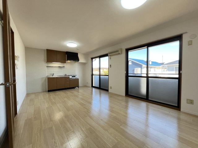 ストークシャルム原田の居間・リビング