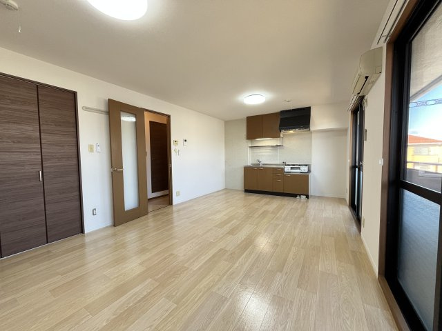 ストークシャルム原田の居間・リビング