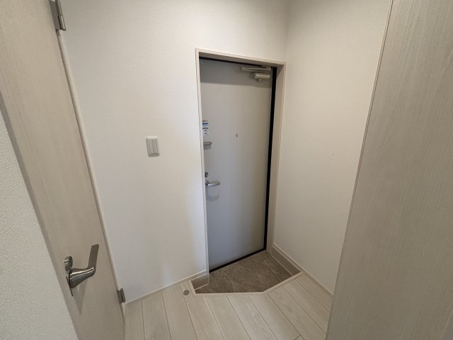 REGALEST菊菜卸町の玄関