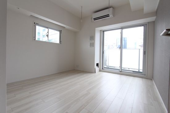 プラウドフラット三越前の居間・リビング