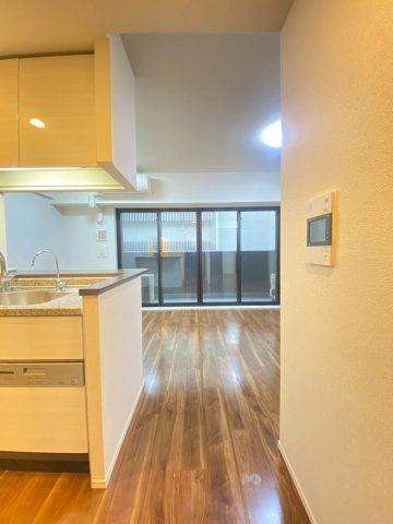 ザ・京都レジデンス四条河原町の居間・リビング|現地12月撮影