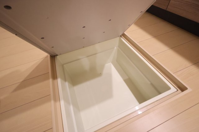 《仲介手数料無料》岩槻区西原2-60(A号棟第1)新築一戸建てハートフルタウンのキッチン|撮影日 2025年10月31日 14:40 雨