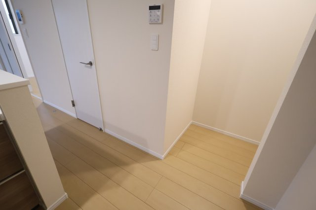 《仲介手数料無料》岩槻区西原2-60新築一戸建てハートフルタウンの内装|撮影日 2025年10月31日 14:40 雨