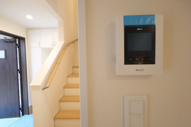 《仲介手数料無料》岩槻区西原2-60新築一戸建てハートフルタウンのセキュリティ|撮影日 2025年10月31日 14:40 雨