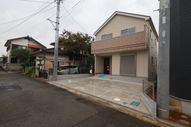 《仲介手数料無料》岩槻区西原2-60(A号棟第1)新築一戸建てハートフルタウンの外観|撮影日 2025年10月31日 14:40 雨