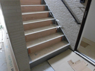 【その他共用部分】 | 建設中の共用階段です