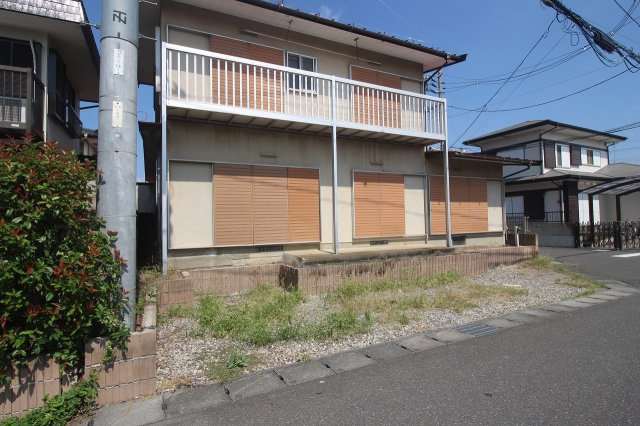 小山市土塔の外観|南西側より（2025年9月撮影）