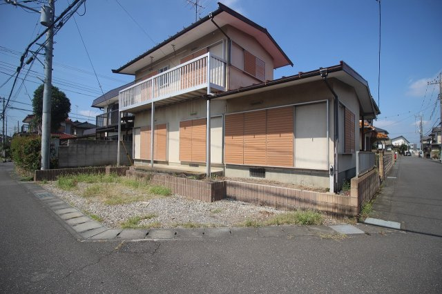 小山市土塔の外観|南東側（2025年9月撮影）