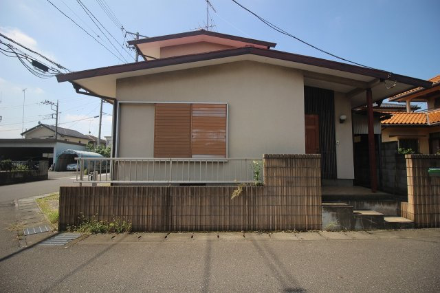 小山市土塔の外観|東側より（2025年9月撮影）