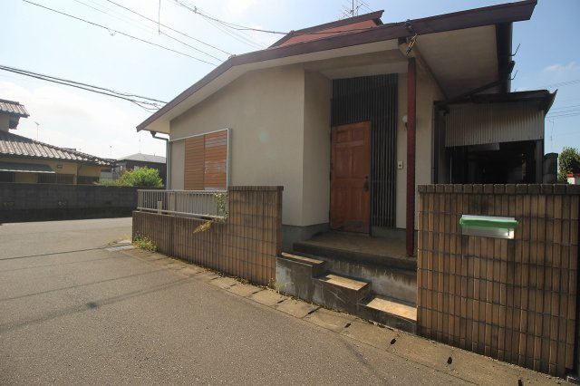 小山市土塔の外観|北東側より（2025年9月撮影）