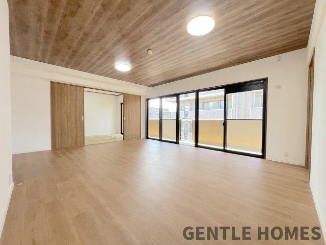 エバーライフ春日公園の居間・リビング