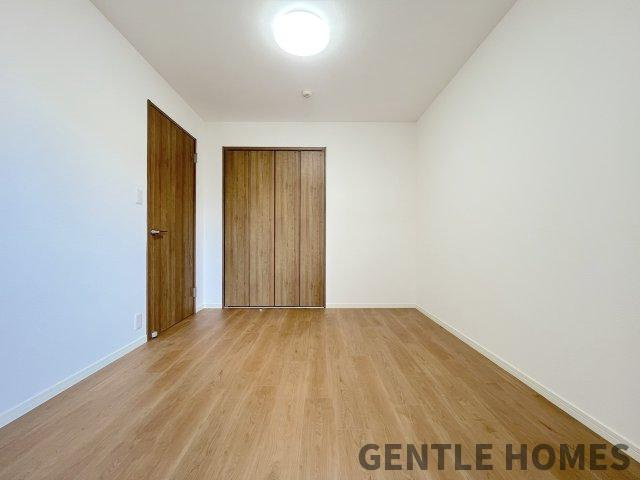 エバーライフ春日公園の洋室