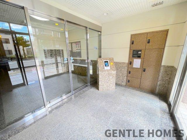 エバーライフ春日公園のエントランス