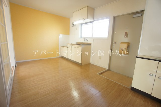 M-Flat(エムフラット）の居間・リビング|日当たり良好♪明るいリビング♪