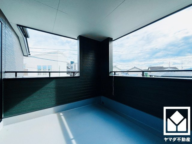 草津市橋岡町　3期　2号棟のバルコニー