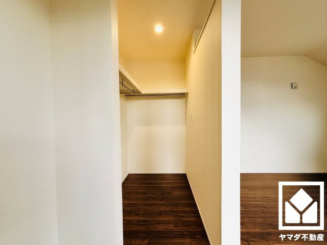 草津市橋岡町　3期　2号棟の収納