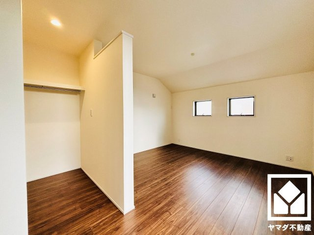 草津市橋岡町　3期　2号棟の寝室