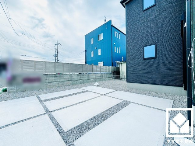 草津市橋岡町　3期　2号棟の駐車場