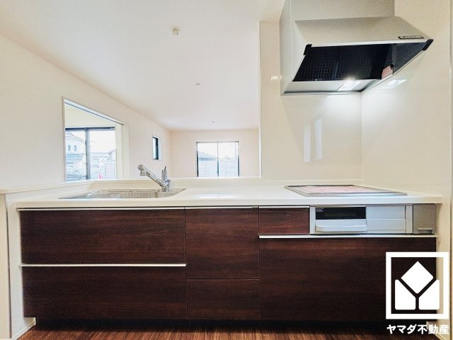 草津市橋岡町　3期　2号棟のキッチン