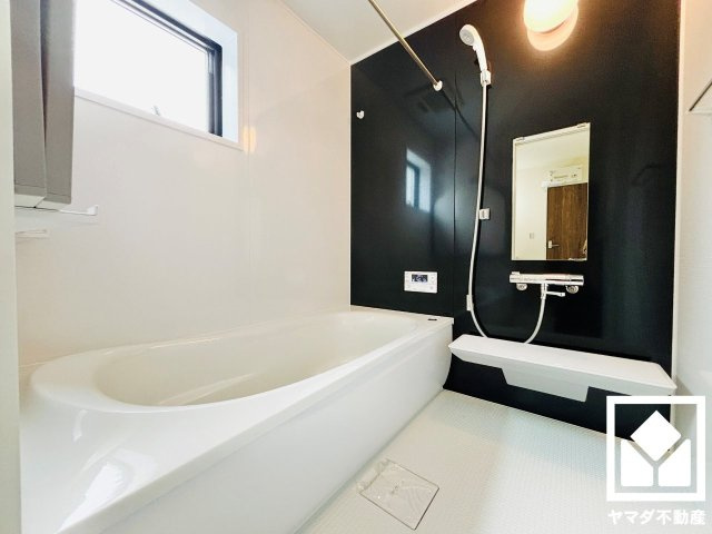 草津市橋岡町　3期　2号棟の浴室