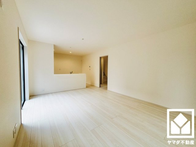 草津市橋岡町　3期　1号棟の居間・リビング