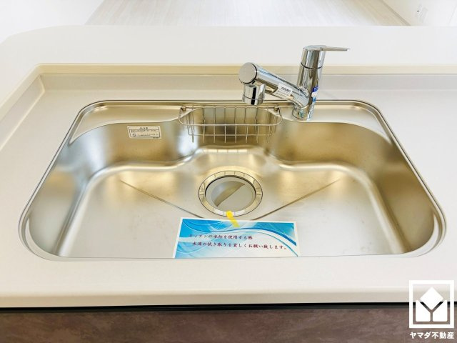 草津市橋岡町　3期　1号棟のキッチン