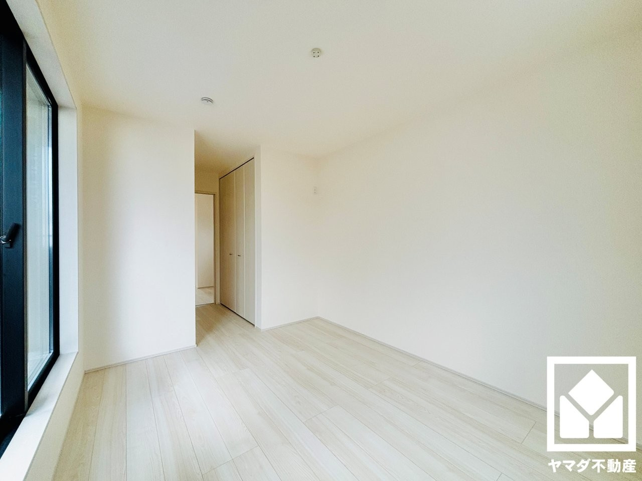 草津市橋岡町　3期　1号棟の洋室|8月17日　現地写真更新