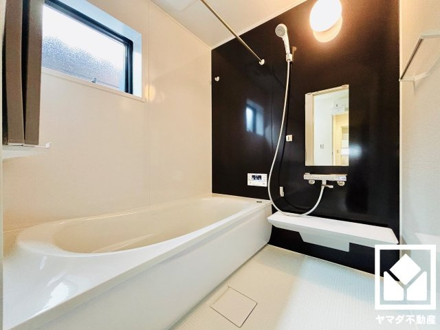 草津市橋岡町　3期　1号棟の浴室