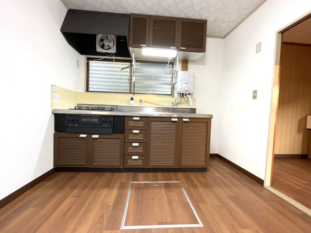 大網白里市上谷新田383戸建のキッチン