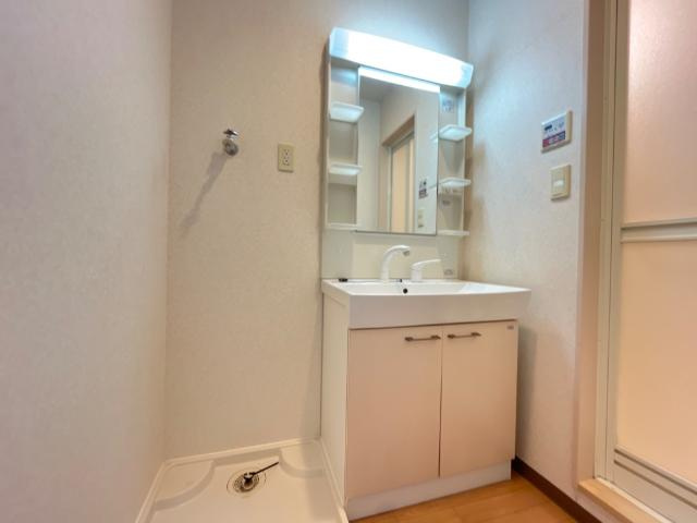 アリウスの洗面所|洗髪洗面化粧台