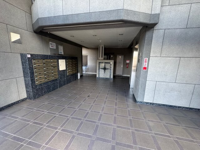 グローバルサイト茨木のロビー|毎日通るロビーはこのようになっています