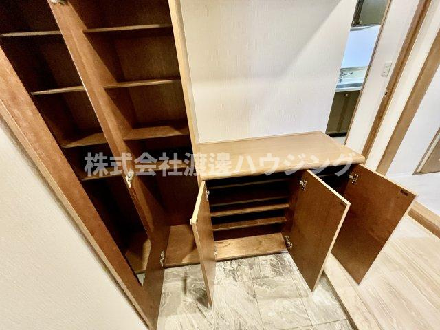 ジオ緑地公園3番館の収納|玄関収納ど～ん