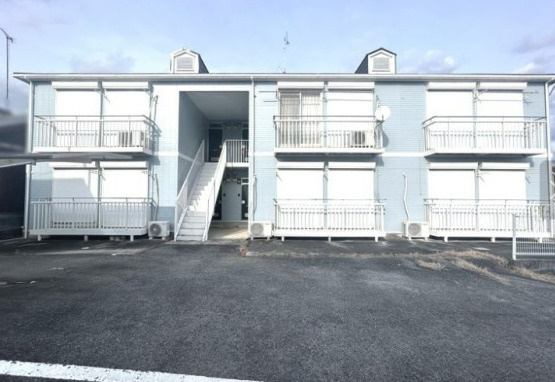 加東市上滝野の一棟マンションの外観