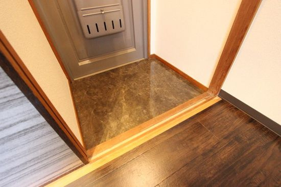 サンハイツ桑山の玄関