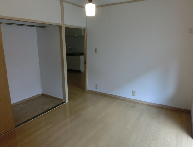 メゾンドール小島の寝室