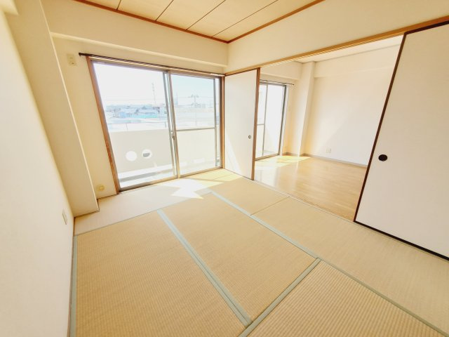 ロイヤルメゾン宝塚南の和室
