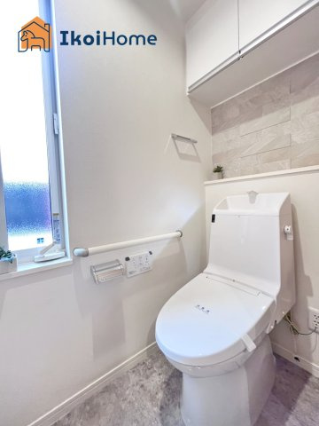 明石市小久保6丁目　中古戸建のトイレ|【ホームページに現地動画掲載中】●年中無休：当日予約可●1階・2階ウォッシュレット付のお手洗い。