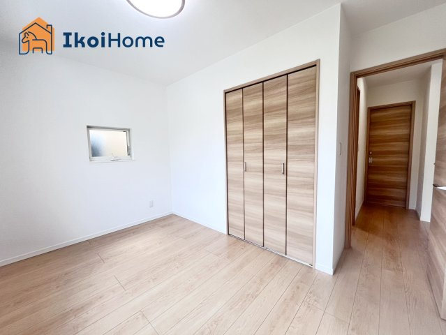 明石市小久保6丁目　中古戸建の寝室|【ホームページに現地動画掲載中】●年中無休：当日予約可●収納も広く、荷物が多いお子様なども安心です。