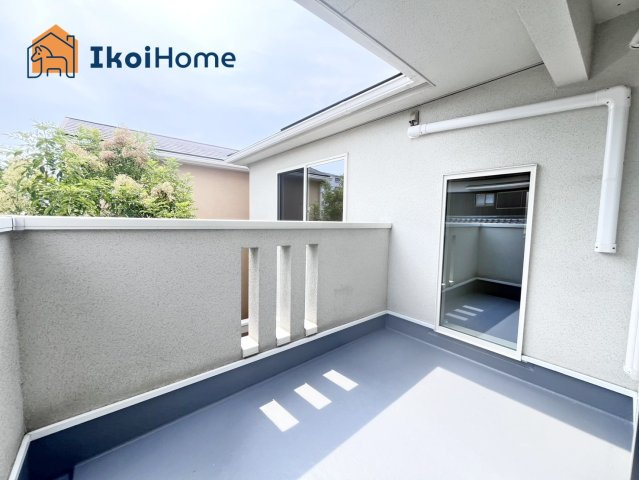 明石市小久保6丁目　中古戸建のバルコニー|【ホームページに現地動画掲載中】●年中無休：当日予約可●南西向きバルコニー。とても広く陽当りも良好！