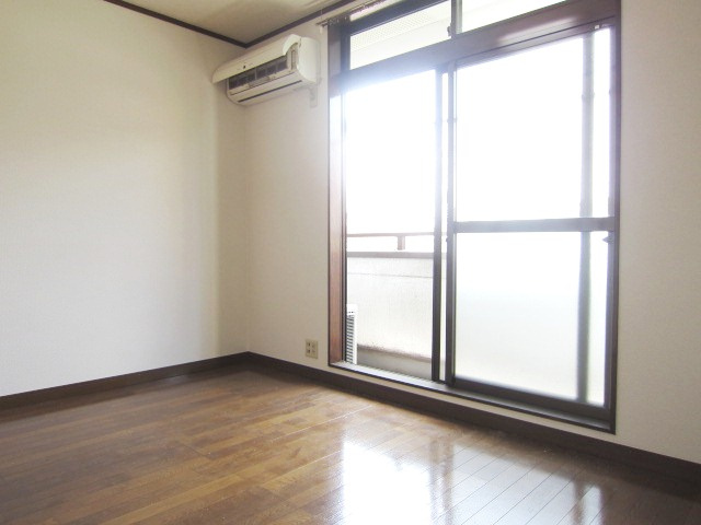 メゾンパシフィコの洋室